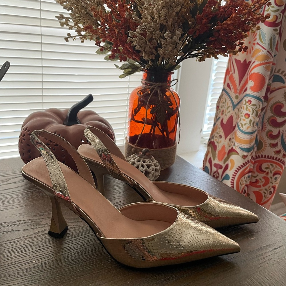 Elegant Gold Slingback Heels